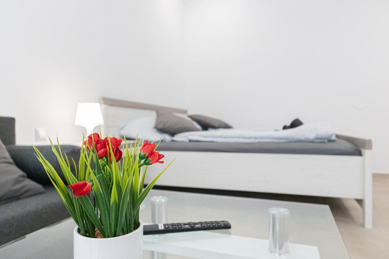Beautiful Studio Near U1 Reumannplatz - 9 Min From City Center *